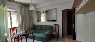 Rent Flat in El Plantinar - Avda. La Paz - El Juncal. Piso de alquiler para chicas estudiantes