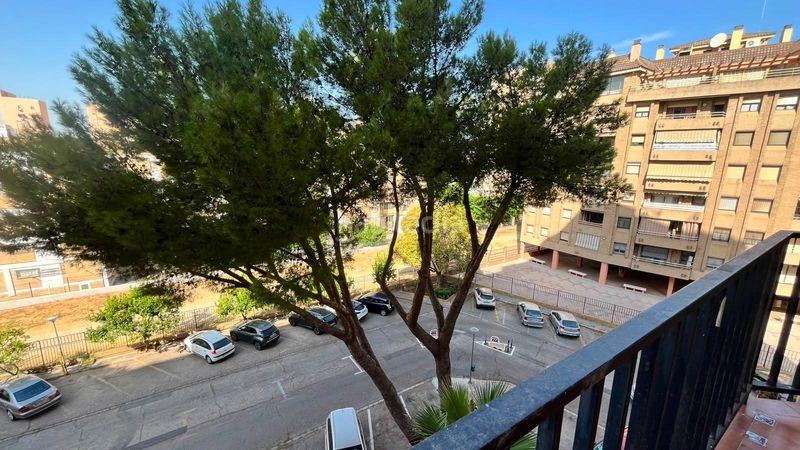Foto 0cb0575b-a879-4f44-8701-93384f6ca761. Rent flat in El Plantinar - Avda. La Paz - El Juncal Sevilla