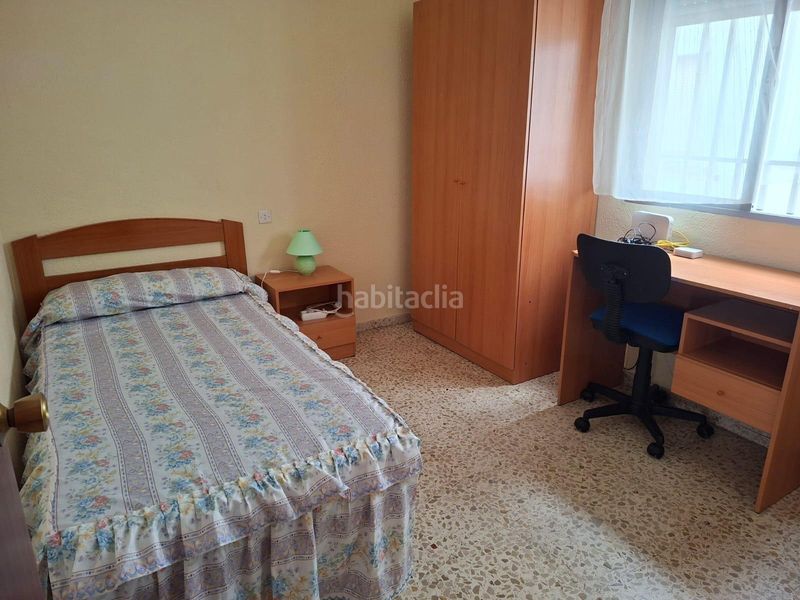 Foto 0ba4cc03-1845-4641-aaa1-b843af1d4305. Rent flat in El Plantinar - Avda. La Paz - El Juncal Sevilla