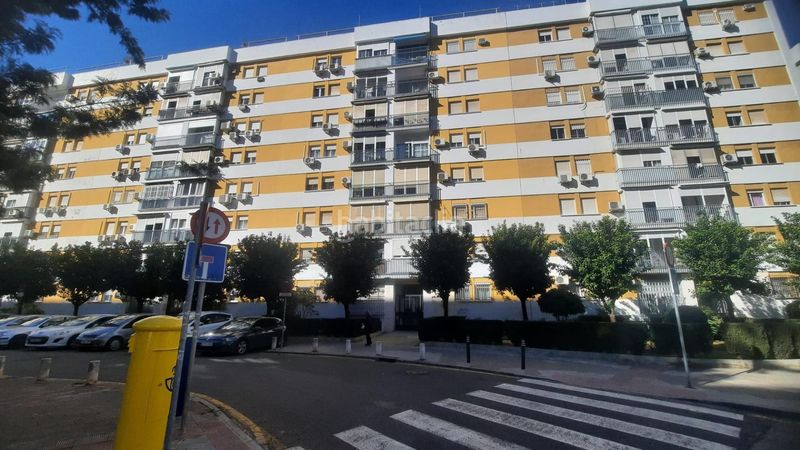 Foto 5d724e81-b3a9-4d54-866a-c0699b2665eb. Rent flat in El Plantinar - Avda. La Paz - El Juncal Sevilla