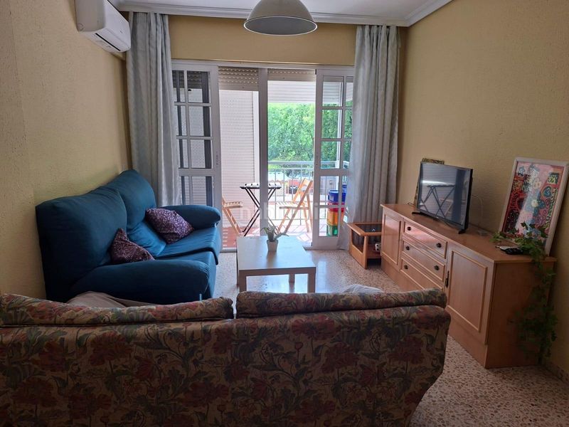 Foto b981e550-af38-477d-91c3-f7c54aa07773. Rent flat in El Plantinar - Avda. La Paz - El Juncal Sevilla