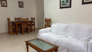 Miete Etagenwohnung in Bellavista. Piso de 3 habitaciones para estudiantes en jardines de hércules