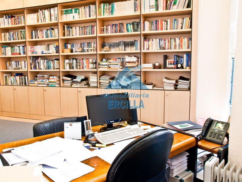 Foto 4a6336a7-5495-4a75-973a-911d7805e1ae. Oficina  disponible con excelentes instalaciones en Basauri