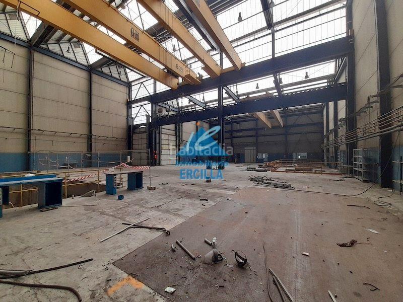 Foto 5989cd4a-6db2-455e-9e91-e0c96896641e. Capannone industriale in Abanto y Ciérvana / Abanto Zierbena