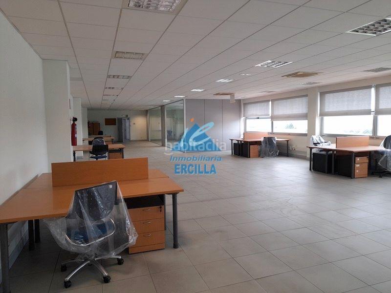 Foto 65bbe668-1550-4f5c-9955-8b2a4bec1e57. Capannone industriale in Abanto y Ciérvana / Abanto Zierbena