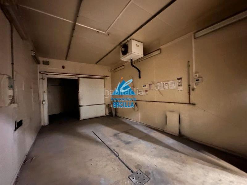 Foto b4a830c4-80bb-4957-a709-a61654d20c9a. Nave industrial  con camaras de congelacion en Zaratamo