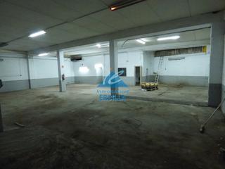 Location Bâtiment à usage industriel  N-240. Pabellón en alquiler en primera linea