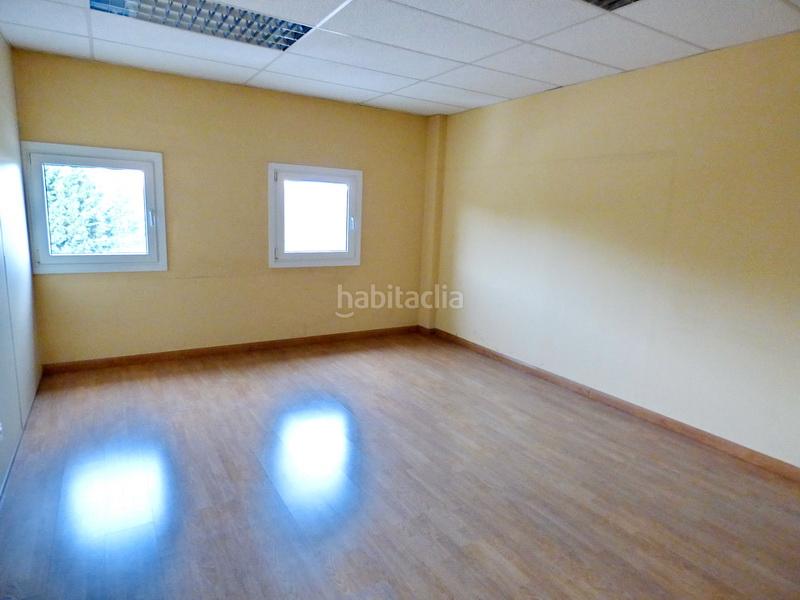 Foto 81b4c4b2-d4ca-435a-b443-1abfb970512c. Alquiler oficina  en alquiler perfectamente instalada en Loiu