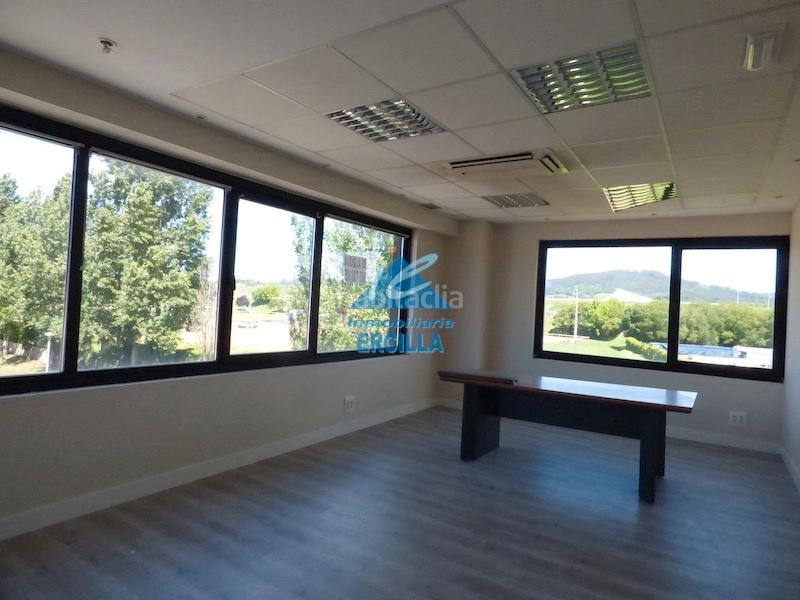 Foto 5847c507-6ce8-4263-9043-56682365abba. Alquiler oficina  en alquiler con aparcamiento en Loiu