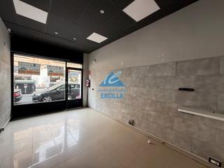 Local Comercial en Calle Caserío Landaburu