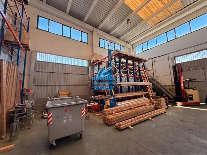 Foto 4374058a-8c81-4d84-bef8-cda2581149c0. Bâtiment à usage industriel dans Zamudio