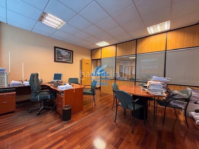Foto fbf13f6b-ade7-4550-afa6-b31d3f1a81e3. Oficina a Erandio