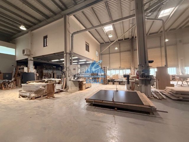 Foto b401e25c-b92e-4699-83d0-bac2c302548f. Fabrikhalle in Ortuella