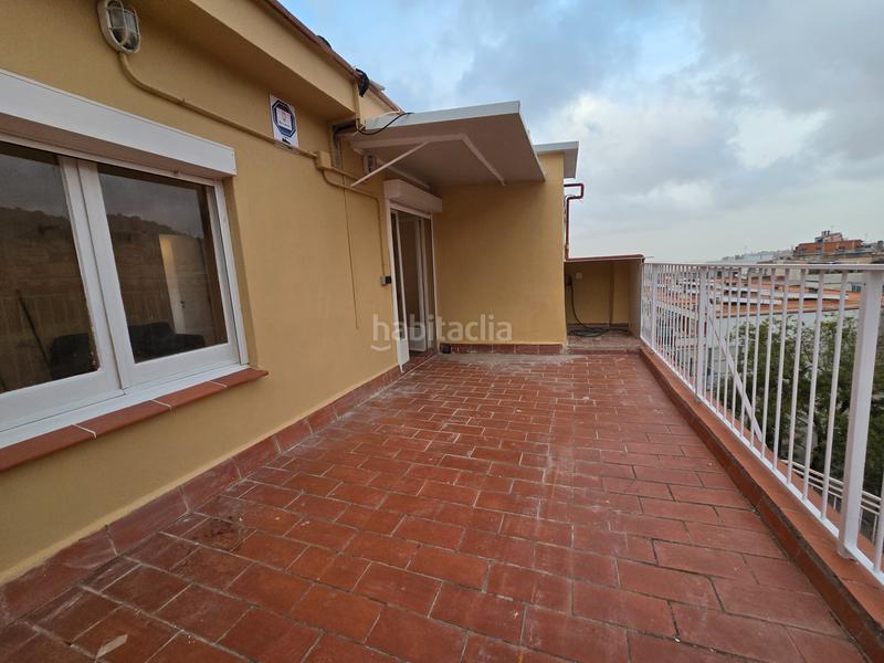 Foto 4017cbdf-d77b-41bf-9b91-d2ed1cb1e4e9. Location attique dans Carmel Barcelona