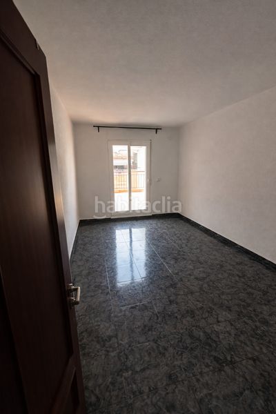 Foto c8f17955-66d4-42c5-adfb-d1f2a04ba333. Ático para entrar a vivir en Fondo Santa Coloma de Gramenet
