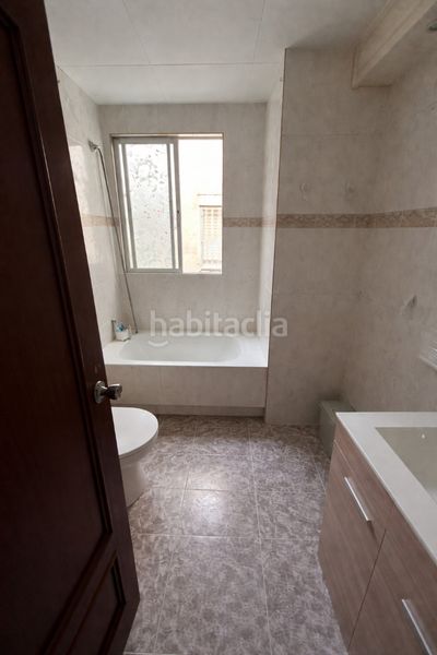 Foto ddece00f-f12f-49a0-8753-8acca8cf309d. Ático para entrar a vivir en Fondo Santa Coloma de Gramenet