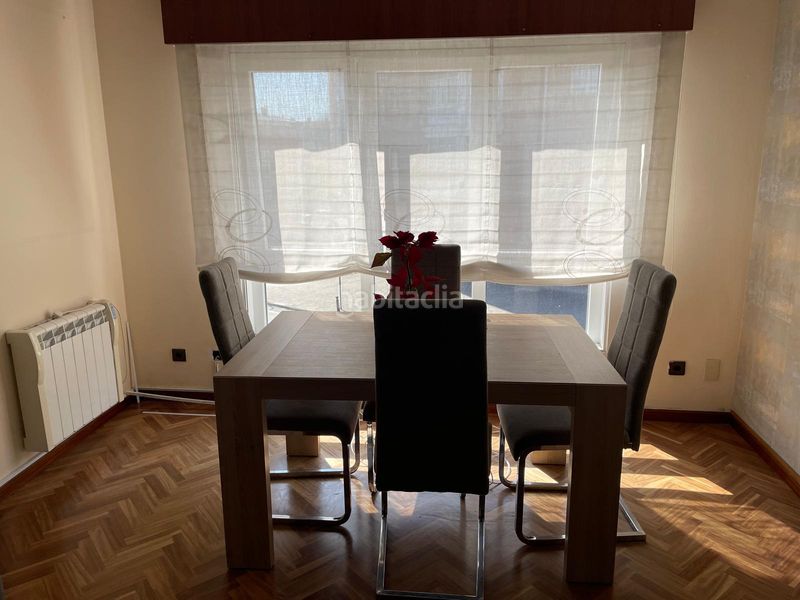 Foto 4ba0fde3-ed67-4dac-850c-48db4fe9a478. Rent flat with heating parking in Eirís Coruña (A)