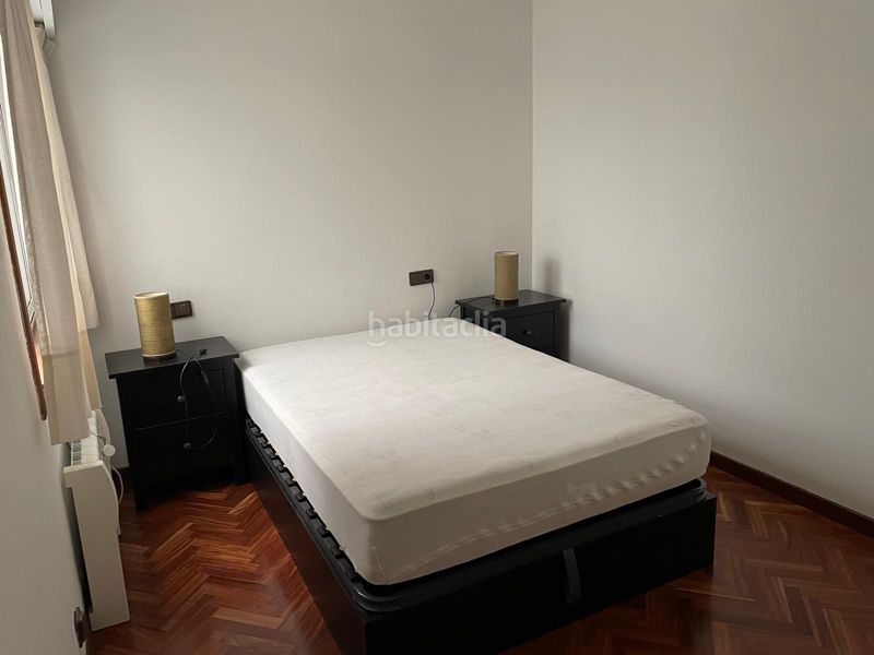 Foto 60b3bddb-cbae-45c5-8320-240396ac70cf. Rent flat with heating parking in Eirís Coruña (A)