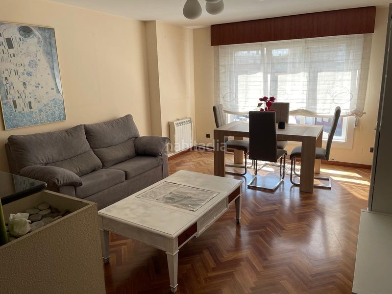 Foto ba12c591-bc97-46cf-aace-48999c329805. Rent flat with heating parking in Eirís Coruña (A)