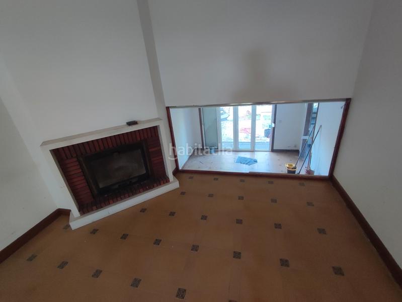Foto b0b56303-e319-468e-8e00-1cfe874072ed. Chalet with fireplace heating parking pool in Liáns Oleiros