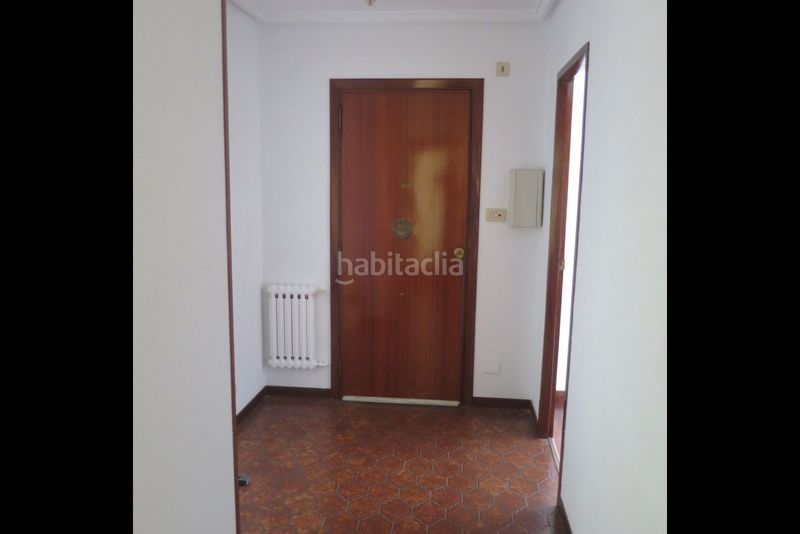 Foto 48c62a47-65a8-420b-b2e8-ab6d1f5e7999. Rent flat with heating parking in Riazor - Visma Coruña (A)