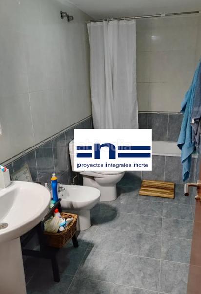 Foto abbe434b-afe7-407a-9e19-b7b2b96a4698. Etagenwohnung mit heizung parking in Pastoriza Arteixo