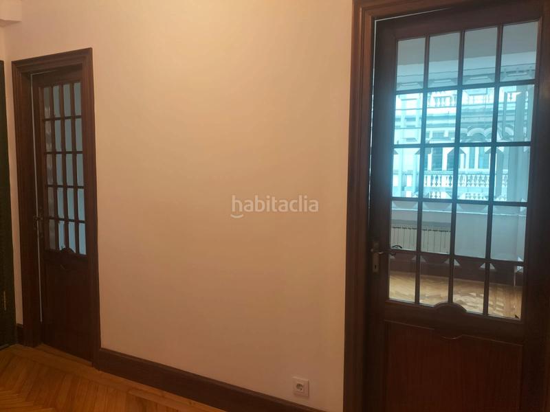 Foto 7251458e-20a8-4fcf-b694-7ad2ceae3f1a. Rent flat with heating in Ensanche Coruña (A)