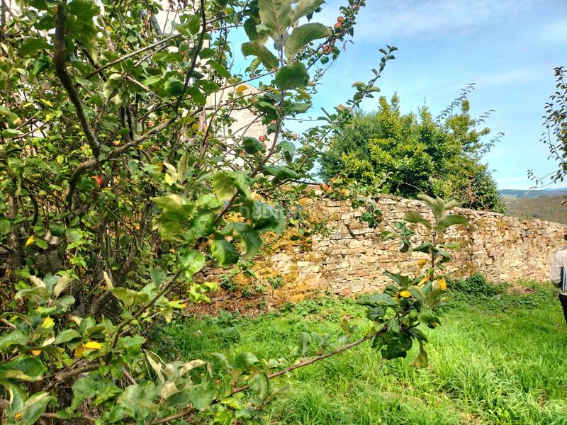 Foto b78178be-81ff-430f-9107-f7f3d266b32b. Casa aparellada a Fonsagrada (A)