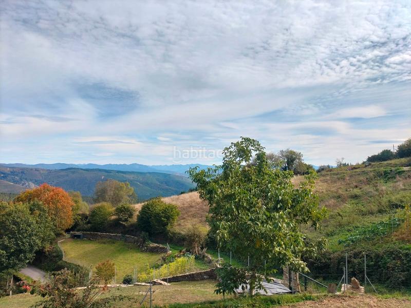 Foto c1ed7c1b-4d5d-4d8c-9ff3-95f9a1a374c8. Casa aparellada a Fonsagrada (A)