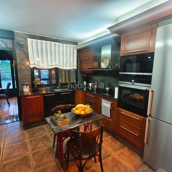 Foto 589ee5c8-4c92-4795-abad-7134e59c6acc. Chalet en Pastoriza Arteixo