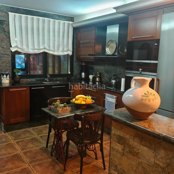 Foto f5af629b-e237-4fd2-8b42-0573ce0e4cb9. Chalet en Pastoriza Arteixo