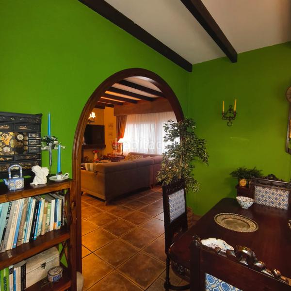 Foto 6f09ca0e-3d7e-44b9-8aa1-9a998ba34f10. Xalet amb xemeneia calefacció aparcament a Pastoriza Arteixo