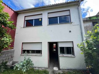 Casa pareada  Rúa río de quintas. Vivienda unifamiliar con jardín y posibilidad de dos viviendas i