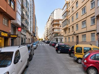 Parking voiture à Avenida de Oza 210