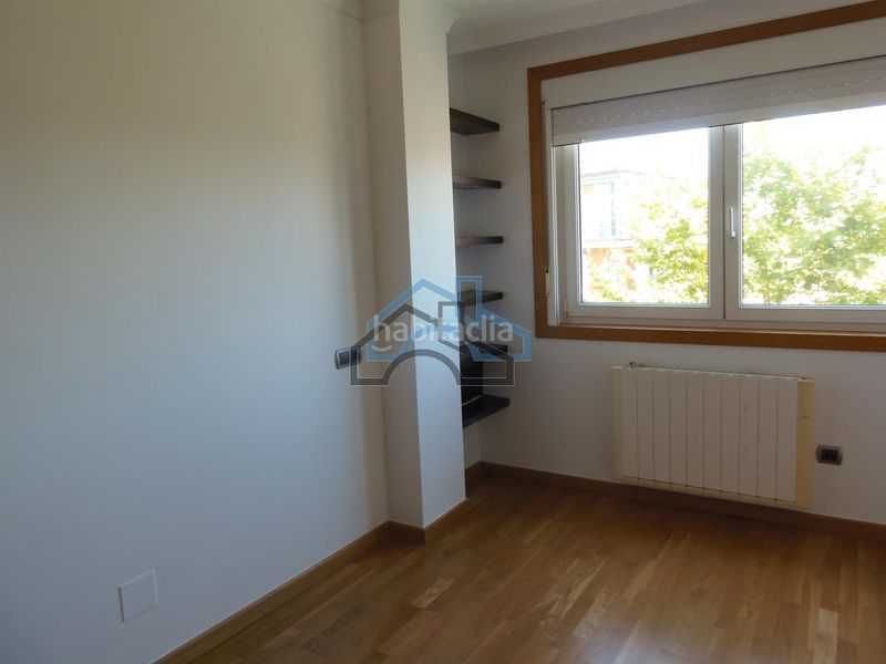 Foto 473d9cb7-971d-472c-bfe4-160b86dc5a48. Rent flat with heating parking in Cambre