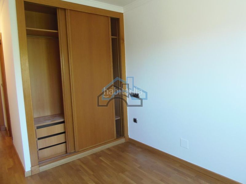 Foto b5a77001-7ca3-4934-86b8-ec85ca5c9da4. Rent flat with heating parking in Cambre