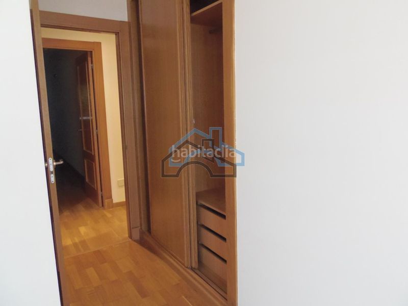 Foto c08cfc29-4718-4d59-abc9-ddbc29dfa023. Rent flat with heating parking in Cambre