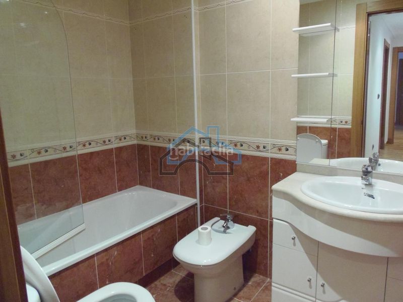 Foto f2185df5-7b89-4ba4-a7f4-e6a16fdce8be. Rent flat with heating parking in Cambre
