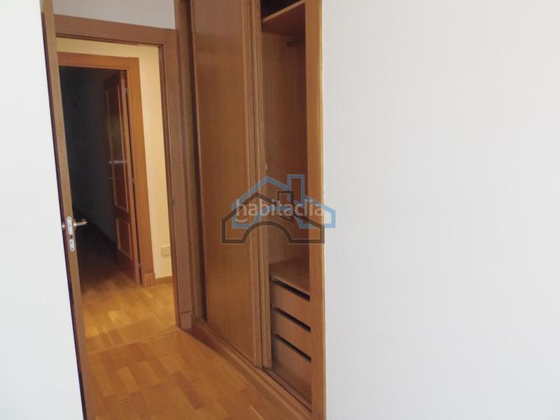 Foto d4157203-dea8-4edd-b872-d0c1ab391379. Flat with heating parking in Cambre