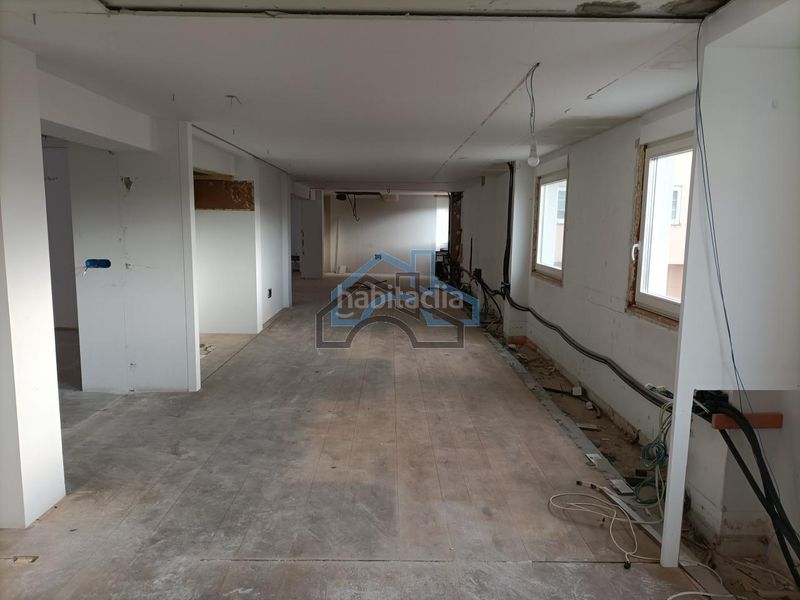 Foto 4ba05d07-82c4-472d-99e6-e3d8a9e73ac2. Lloguer local comercial a Cambre