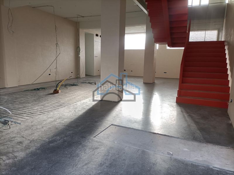 Foto dd11c859-2a13-44e5-bdd2-6ce0d663b332. Lloguer local comercial a Cambre