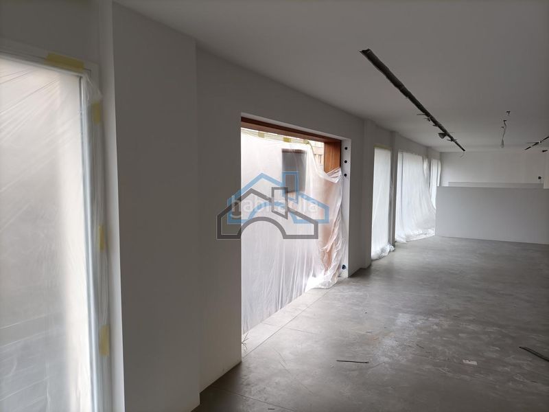 Foto ec789ae5-135d-4c1a-9cb4-c0067e01db2b. Lloguer local comercial a Cambre
