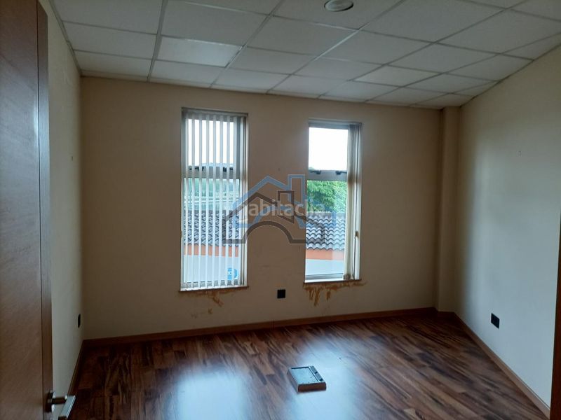 Foto 1c9cb1b8-d74e-46ba-9031-c797fe642267. Lloguer local comercial a Cambre
