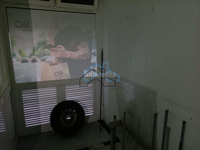 Foto ebcf0ea0-4d2e-44d8-b92e-967eb3817ef0. Local comercial a Los Castros - Castrillón Coruña (A)