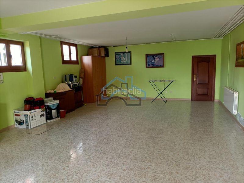 Foto f42a10e2-950f-415f-bc80-b565115b0746. Xalet amb calefacció aparcament piscina a Cambre
