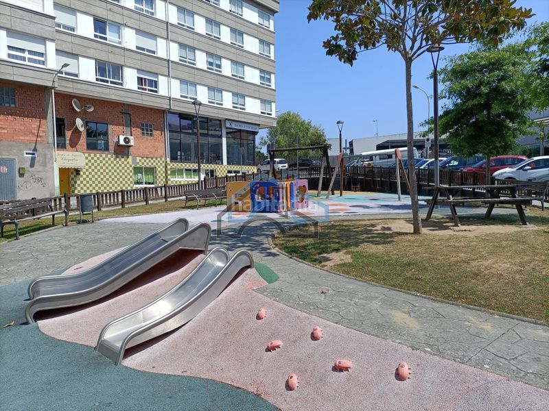Foto 08075c20-f7c4-428a-988d-7d10e91bd503. Lloguer local comercial a Cambre