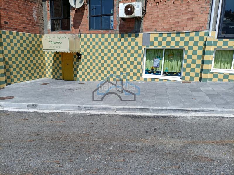 Foto 10283b16-d8dd-4ce7-a0cc-3f3b2874588c. Lloguer local comercial a Cambre