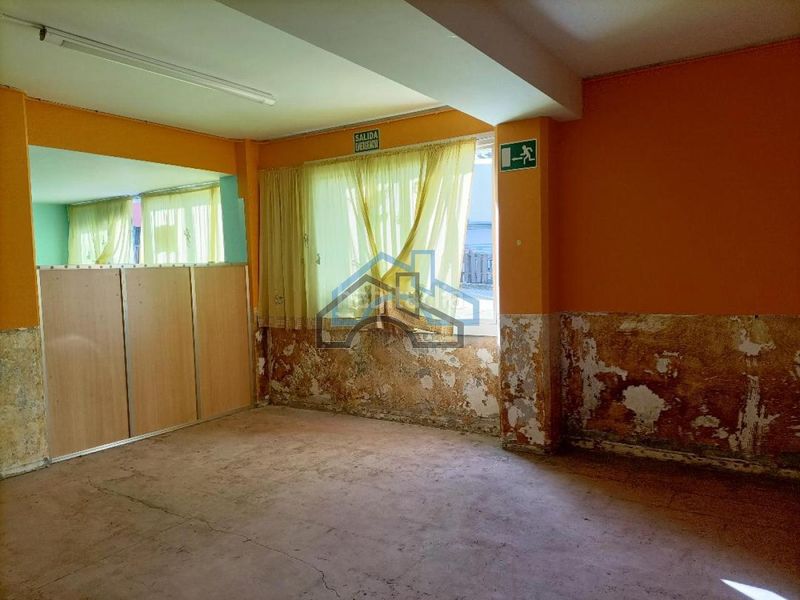 Foto fa9b0837-cb81-465a-931a-498c9aace1fa. Lloguer local comercial a Cambre