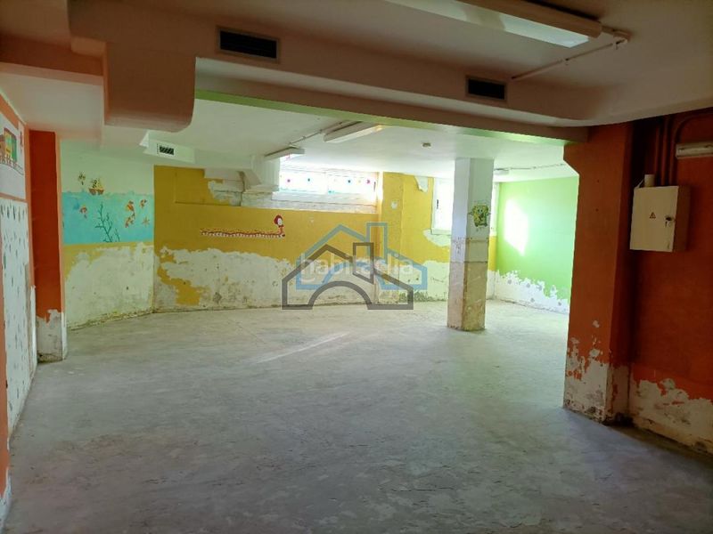 Foto fd813bd7-3ca1-47d6-8425-8e69f7c3e2d3. Lloguer local comercial a Cambre