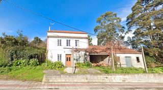Casa  Rúa das lobas. Casa a reformar con vistas al mar en zona barrañán